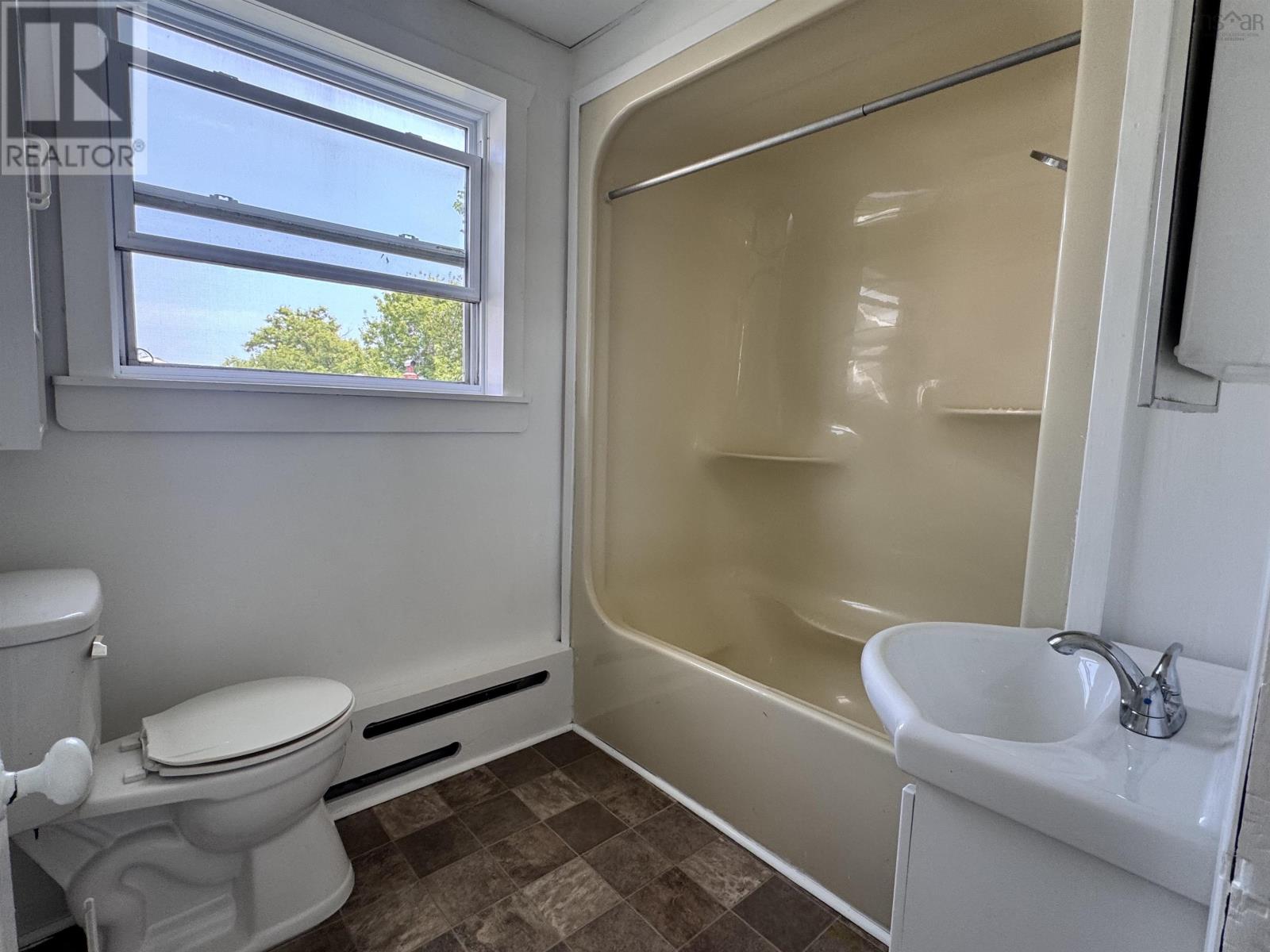 209 South Street, Glace Bay, Nova Scotia  B1A 1W1 - Photo 13 - 202519400