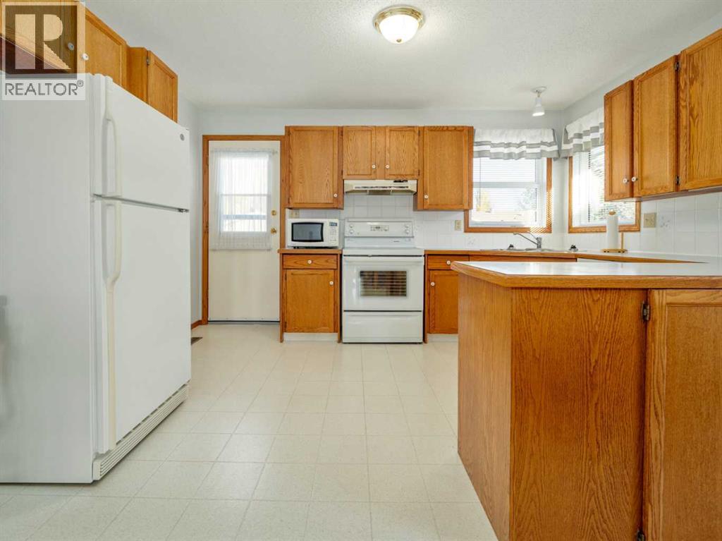 2120 17a Avenue, Coaldale, Alberta  T1M 1K3 - Photo 12 - A2266927