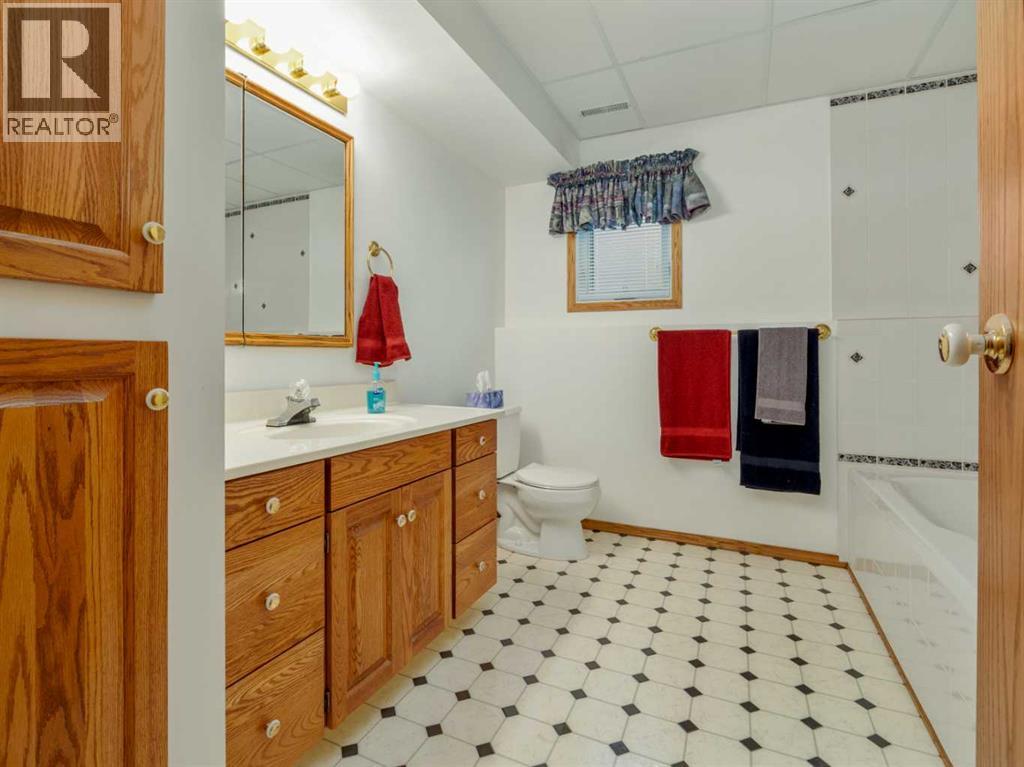 2120 17a Avenue, Coaldale, Alberta  T1M 1K3 - Photo 36 - A2266927