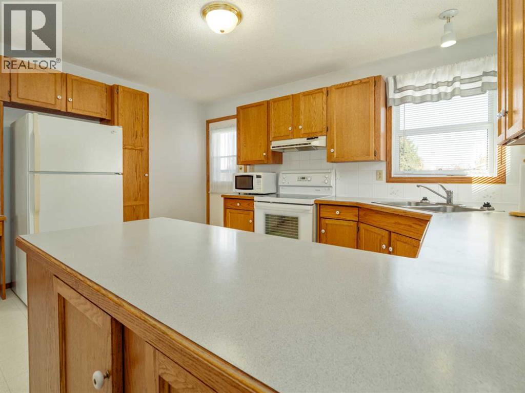 2120 17a Avenue, Coaldale, Alberta  T1M 1K3 - Photo 11 - A2266927