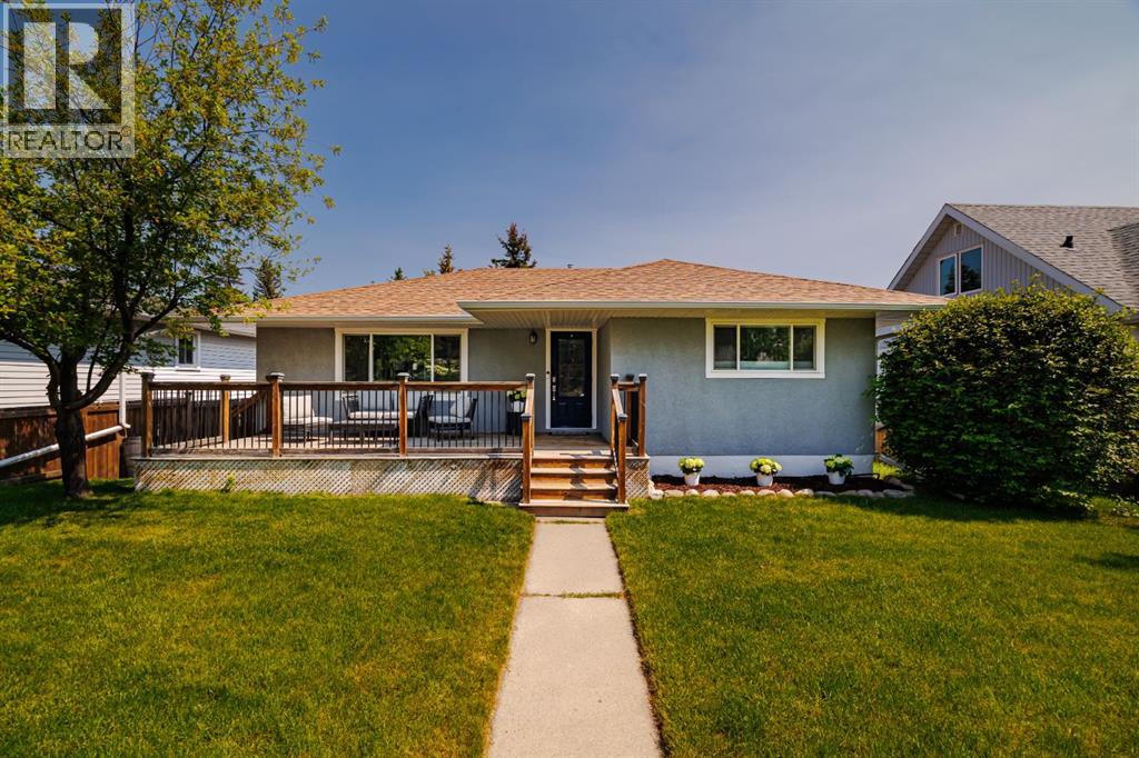 30 Coleridge Road Nw, Calgary, Alberta  T2K 1W9 - Photo 1 - A2264570