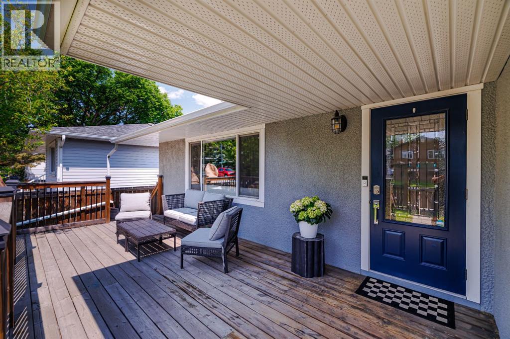 30 Coleridge Road Nw, Calgary, Alberta  T2K 1W9 - Photo 4 - A2264570