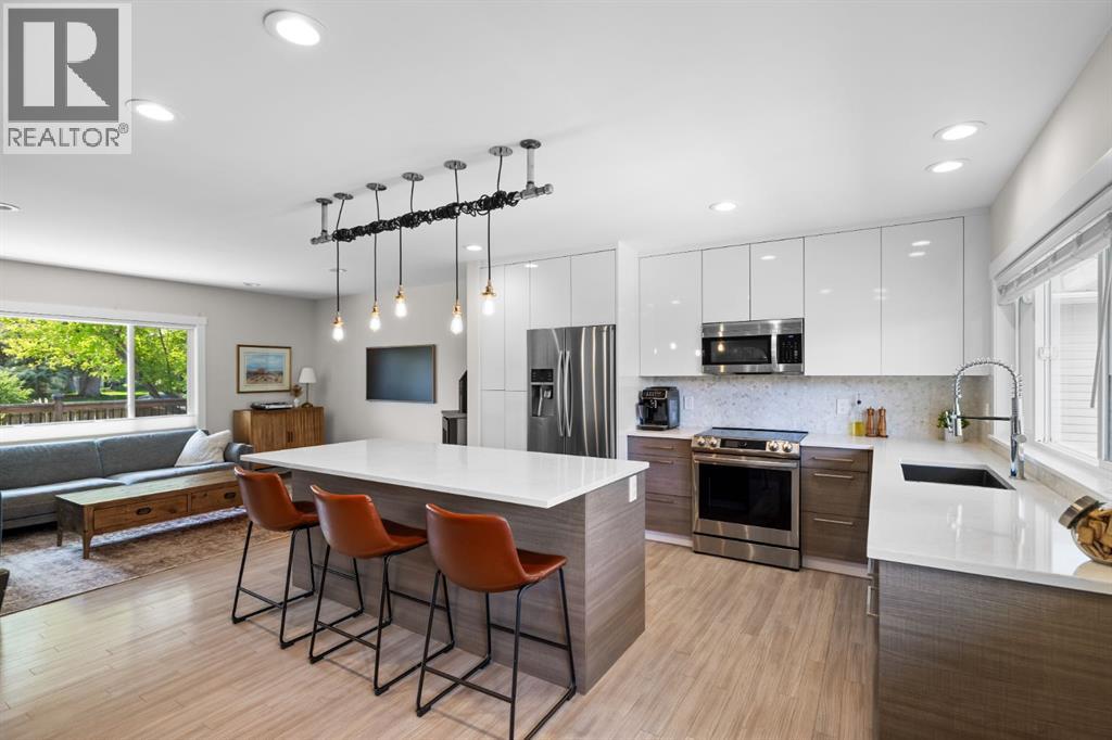 30 Coleridge Road Nw, Calgary, Alberta  T2K 1W9 - Photo 5 - A2264570