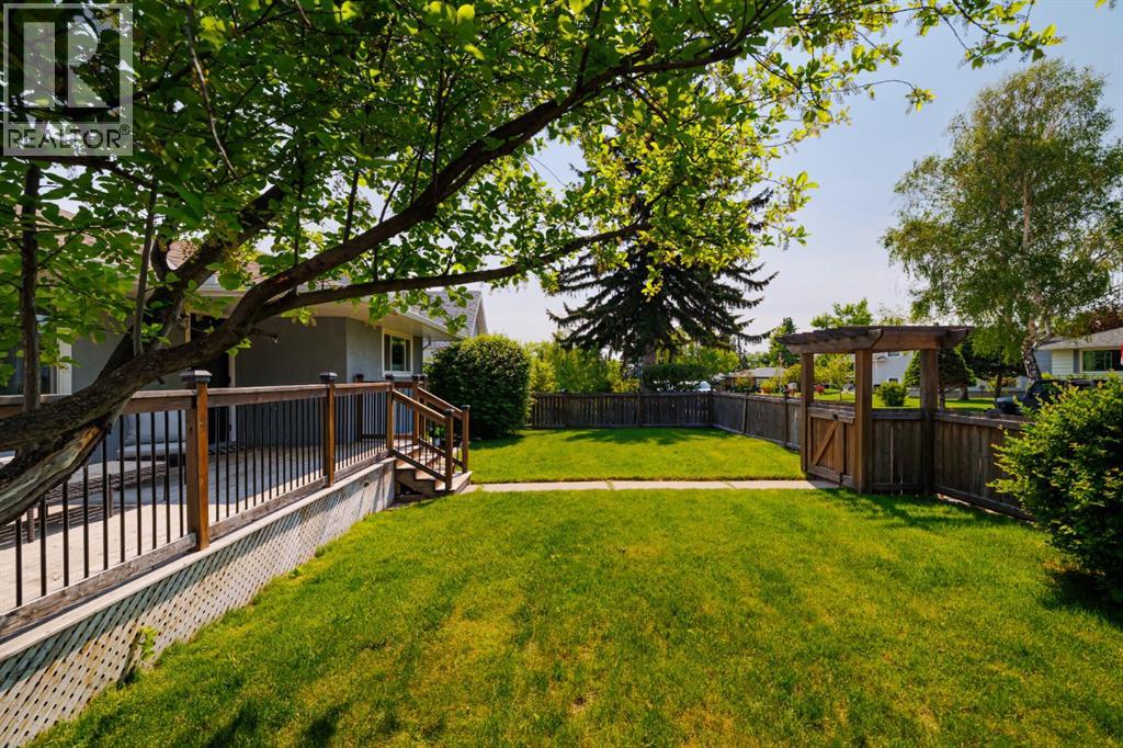 30 Coleridge Road Nw, Calgary, Alberta  T2K 1W9 - Photo 3 - A2264570