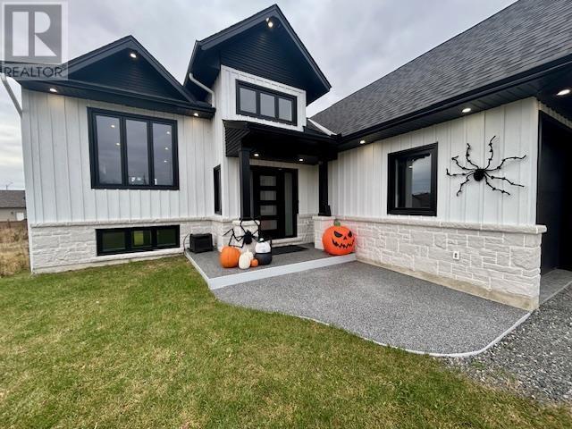 212 Greenfield Dr, Sault Ste. Marie, Ontario  P6A 0B5 - Photo 2 - SM253139