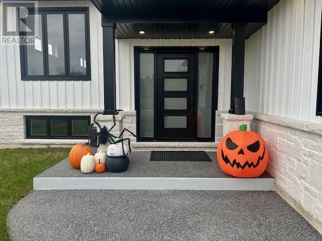 212 Greenfield Dr, Sault Ste. Marie, Ontario  P6A 0B5 - Photo 3 - SM253139