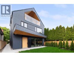 2 2764 W 14TH AVENUE