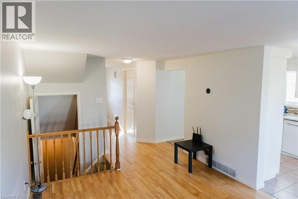 163 Highbrook Street, Kitchener, Ontario  N2E 3P6 - Photo 5 - 40784835