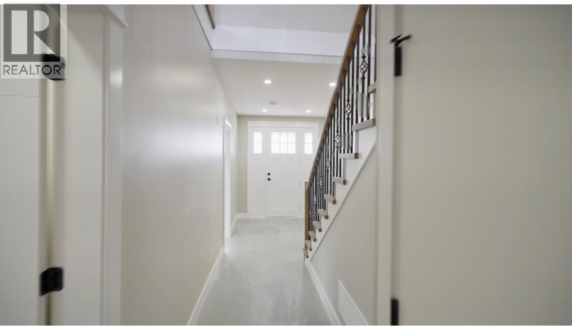 2073 Linfield Drive, Kamloops, British Columbia  V1S 0G3 - Photo 2 - 10367199