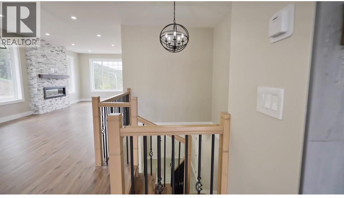 2073 Linfield Drive, Kamloops, British Columbia  V1S 0G3 - Photo 5 - 10367199