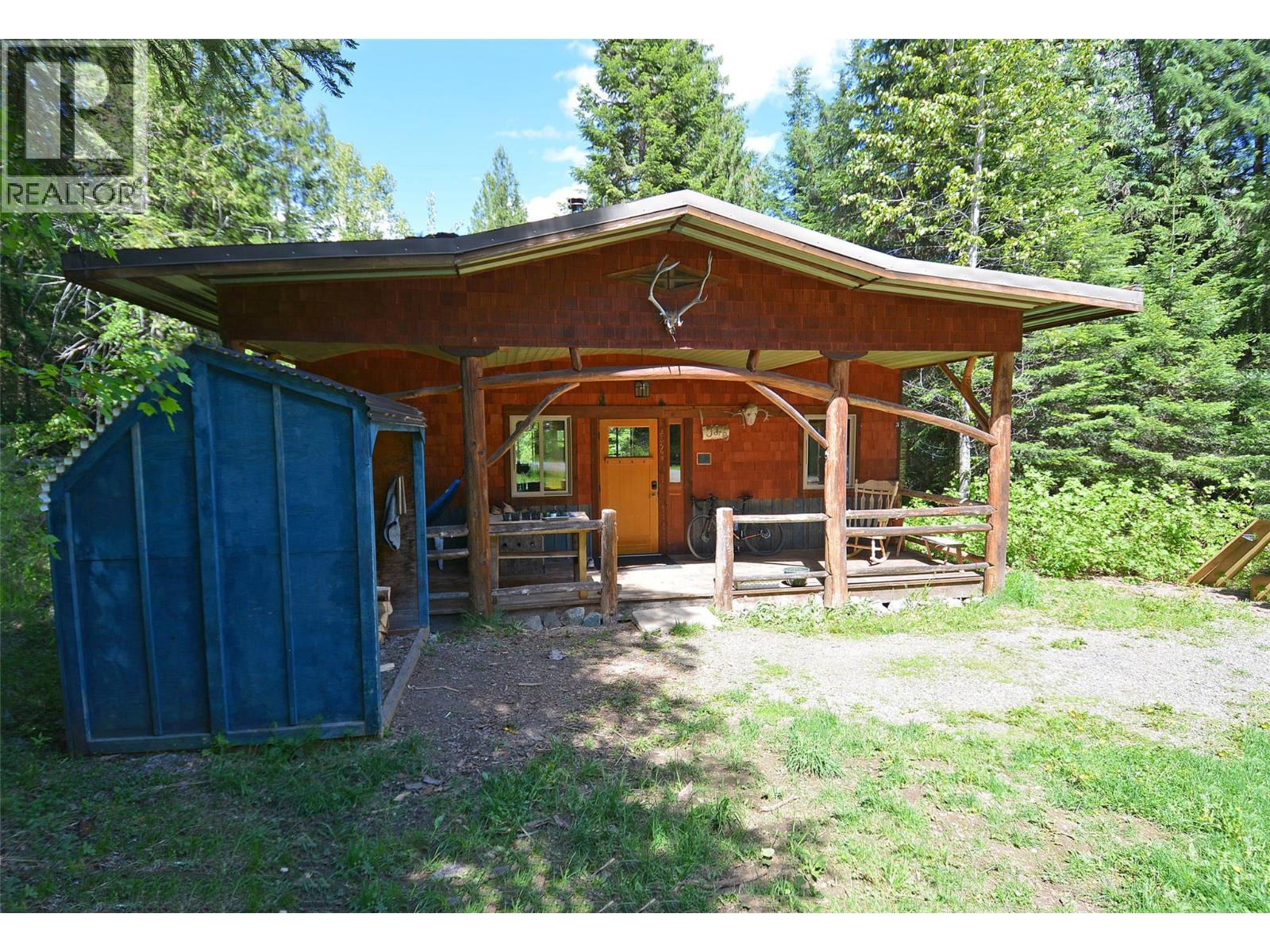 6610 6 Highway, Ymir, British Columbia