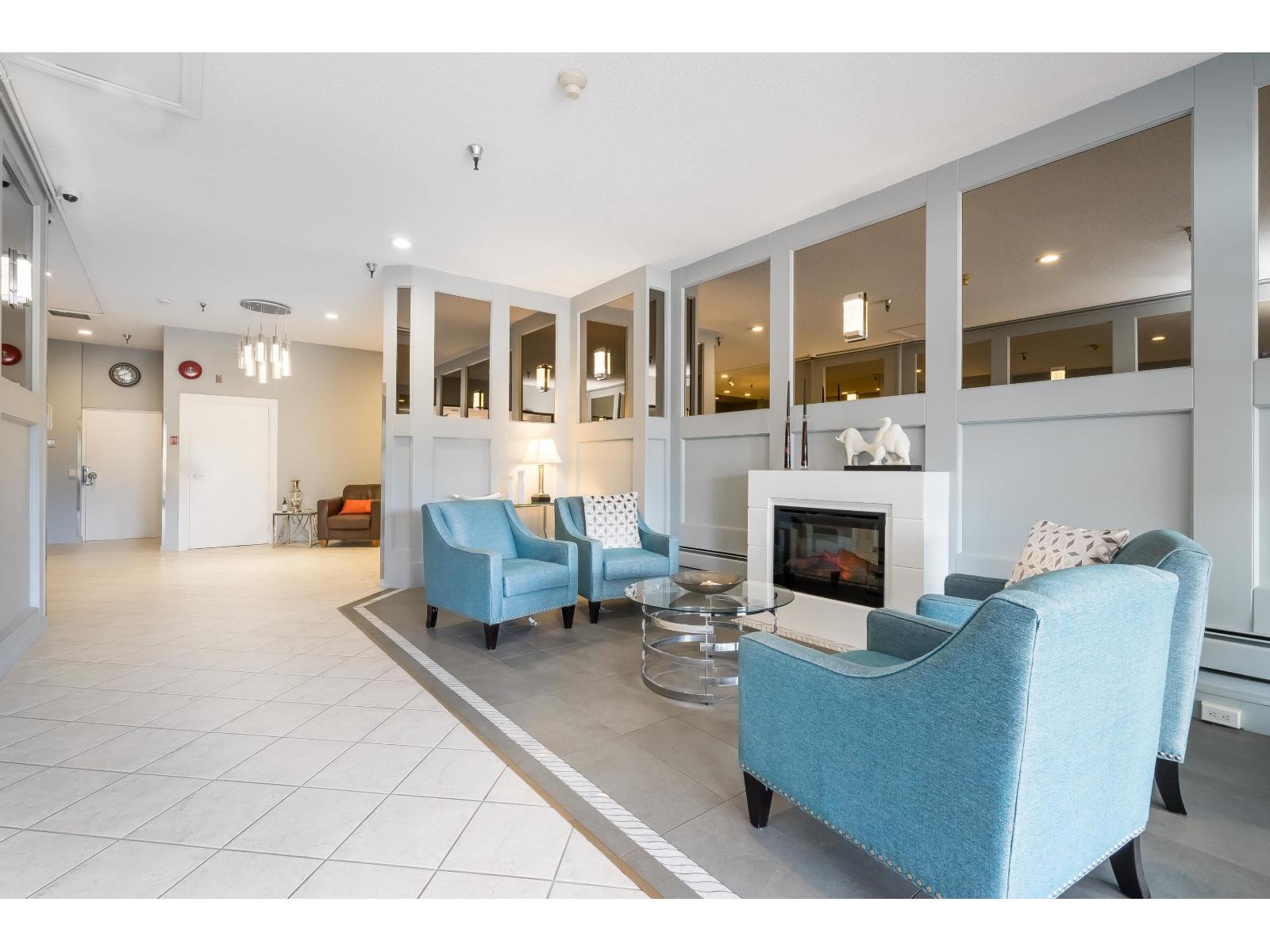 402 1480 Foster Street, White Rock, British Columbia  V4B 3X7 - Photo 2 - R3063540