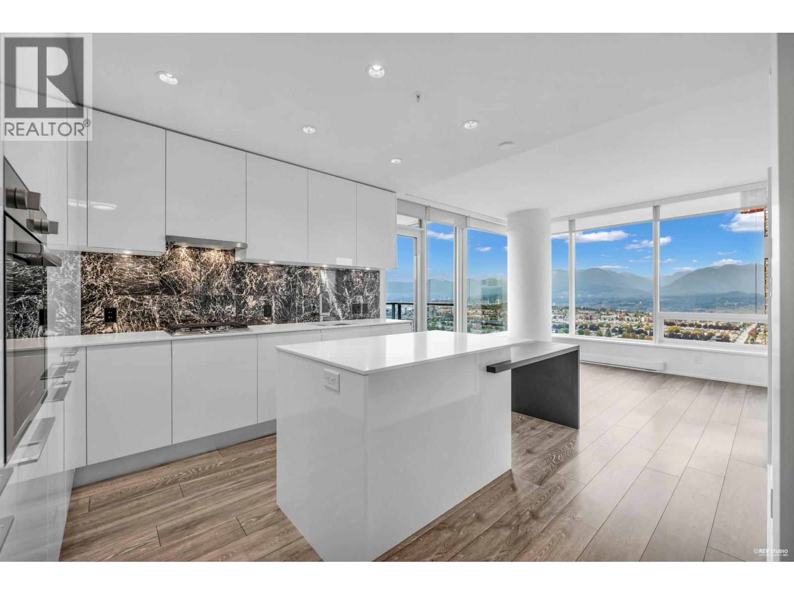 4711 4510 Halifax Way, Burnaby, British Columbia  V5C 0K4 - Photo 1 - R3063670