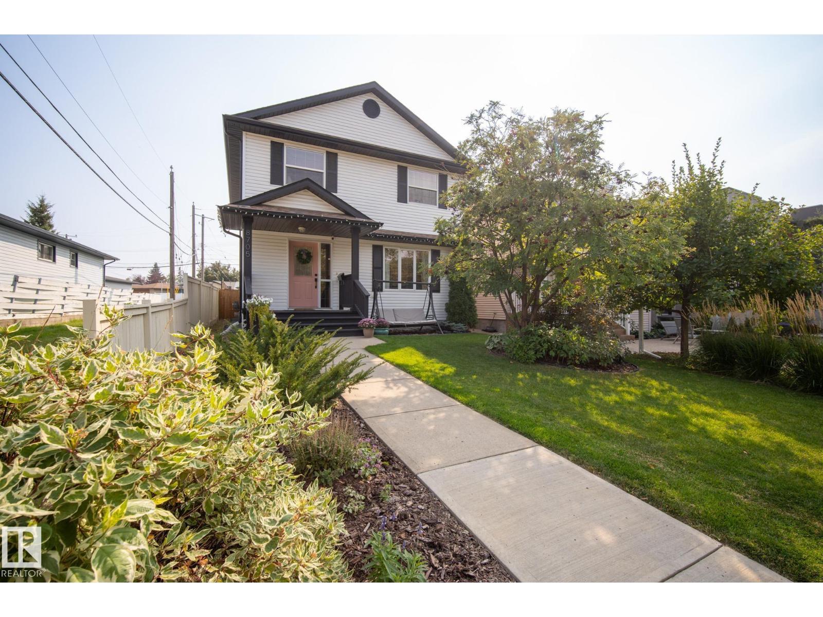 8705 92A AV NW, Edmonton, Alberta