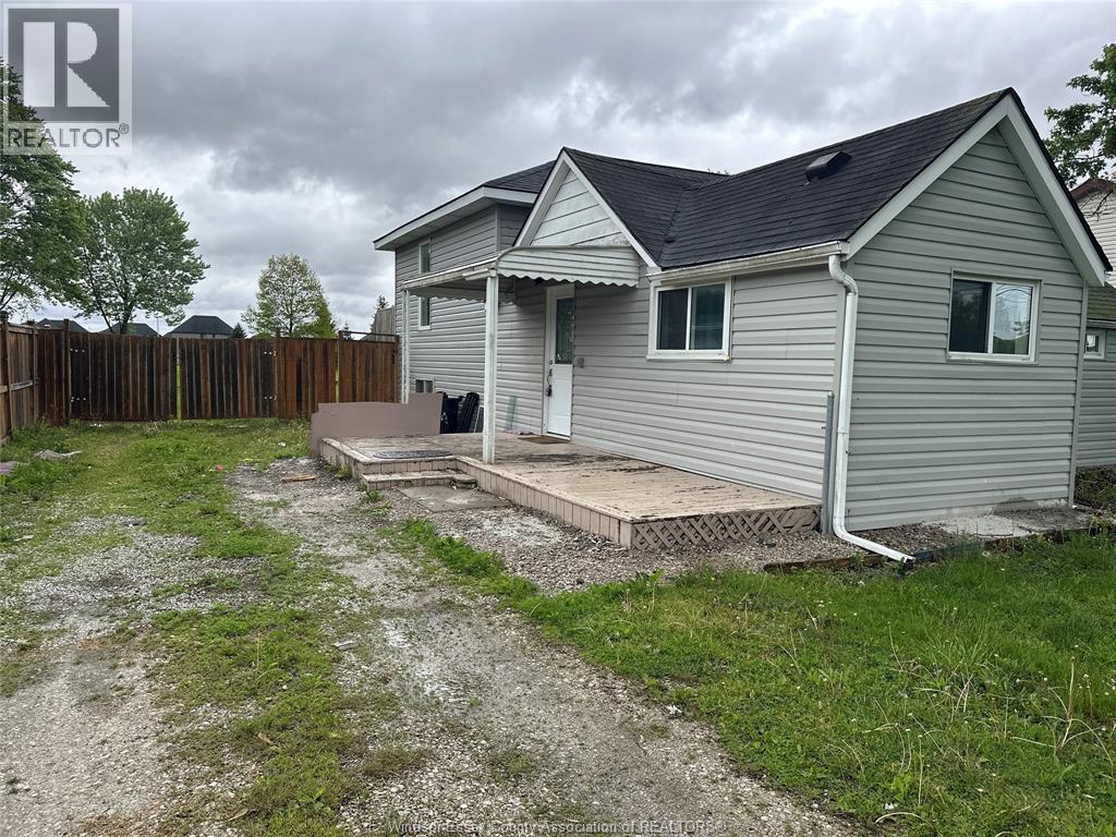 342 Renaud Line, Lakeshore, Ontario  N0R 1A0 - Photo 2 - 25027728