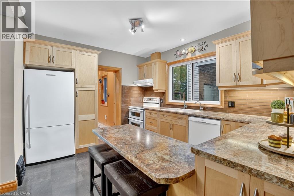 28 Troy Street, Kitchener, Ontario  N2H 1L8 - Photo 12 - 40784805