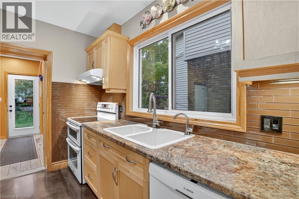 28 Troy Street, Kitchener, Ontario  N2H 1L8 - Photo 15 - 40784805