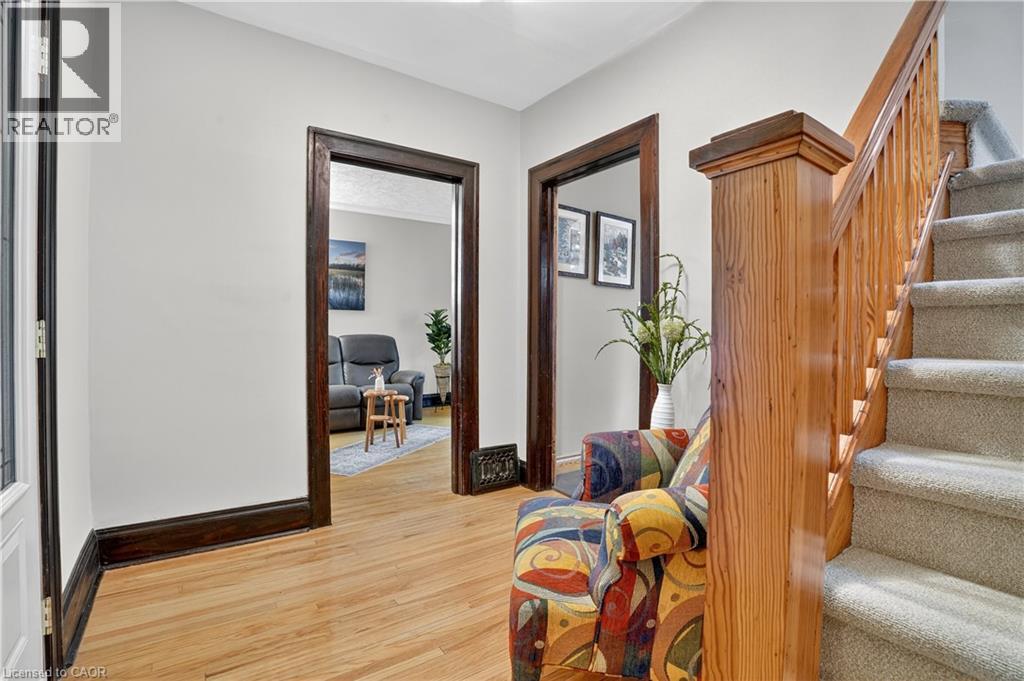 28 Troy Street, Kitchener, Ontario  N2H 1L8 - Photo 5 - 40784805