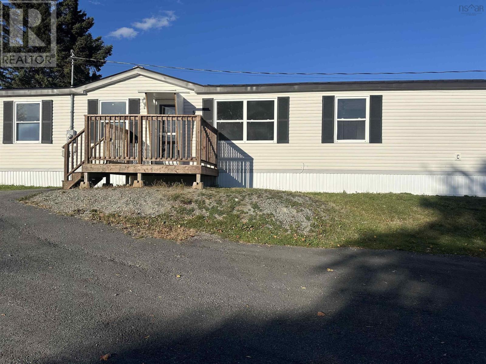 5 Sadler Street, Port Hastings, Nova Scotia  B9A 1L8 - Photo 8 - 202526927