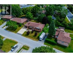 18 MANOR Place, Stoney Creek, Ontario