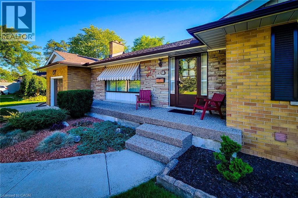 18 Manor Place, Stoney Creek, Ontario  L8G 3S9 - Photo 5 - 40779095