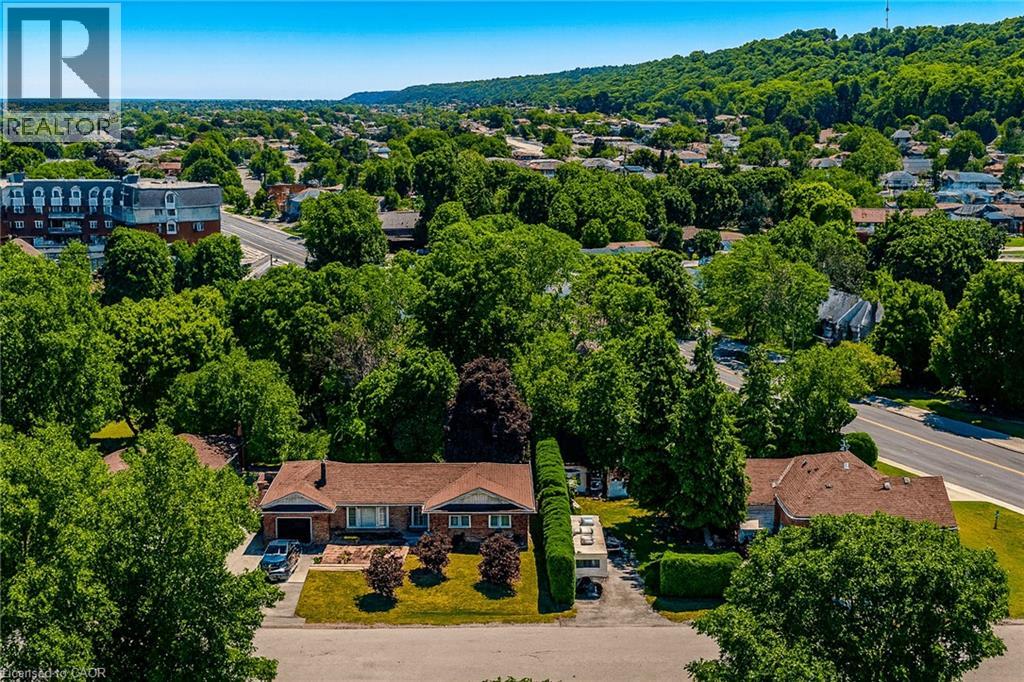 18 Manor Place, Stoney Creek, Ontario  L8G 3S9 - Photo 2 - 40779095