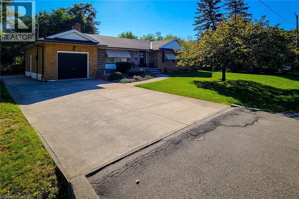 18 Manor Place, Stoney Creek, Ontario  L8G 3S9 - Photo 4 - 40779095