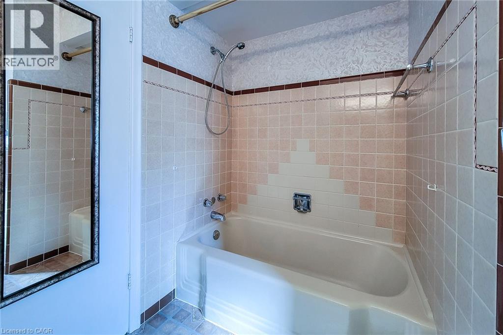 18 Manor Place, Stoney Creek, Ontario  L8G 3S9 - Photo 29 - 40779095