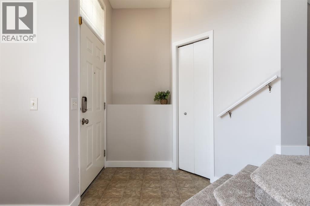 75 Mckenzie Towne Gate Se, Calgary, Alberta T2Z 4G1 - Photo 4 - A2252253