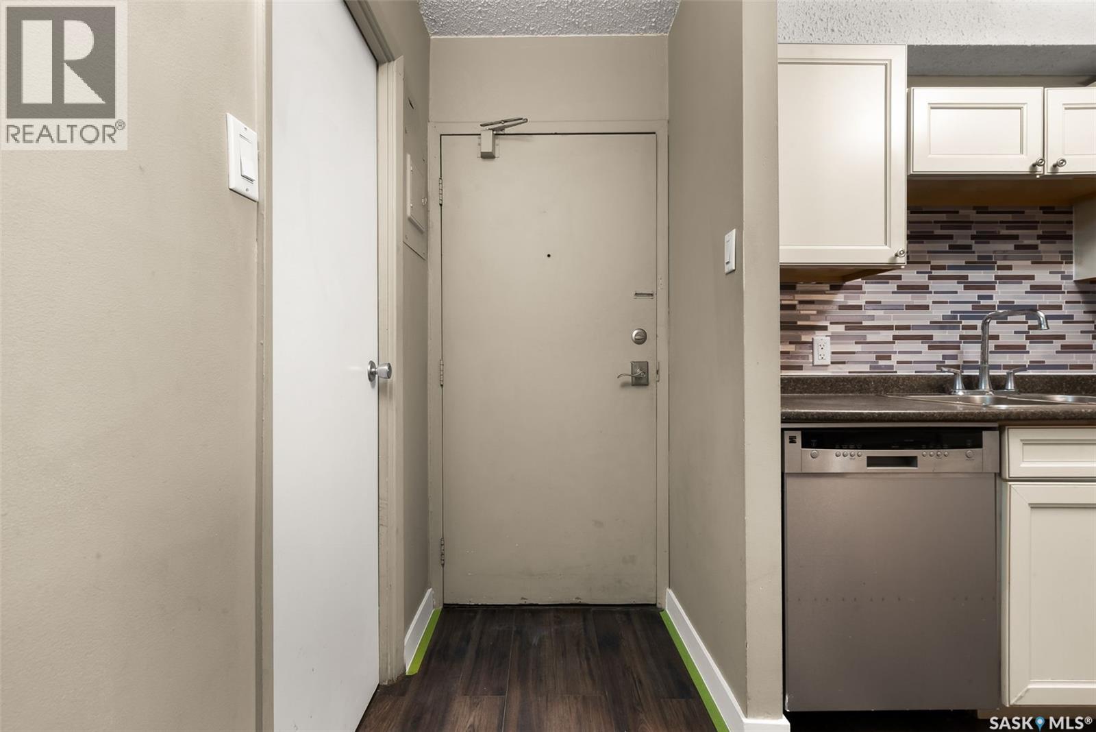 112 4045 Rae Street, Regina, Saskatchewan  S4S 6Y8 - Photo 3 - SK022125