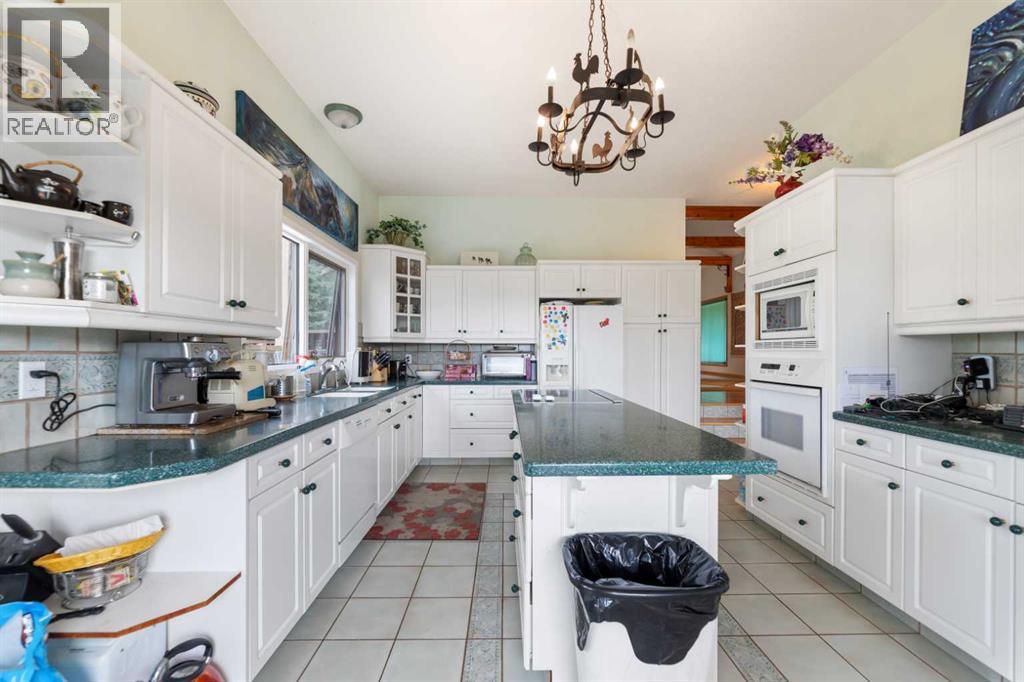 11 Black Bear Lane, Rural Foothills County, Alberta  T0L 0K0 - Photo 17 - A2251872