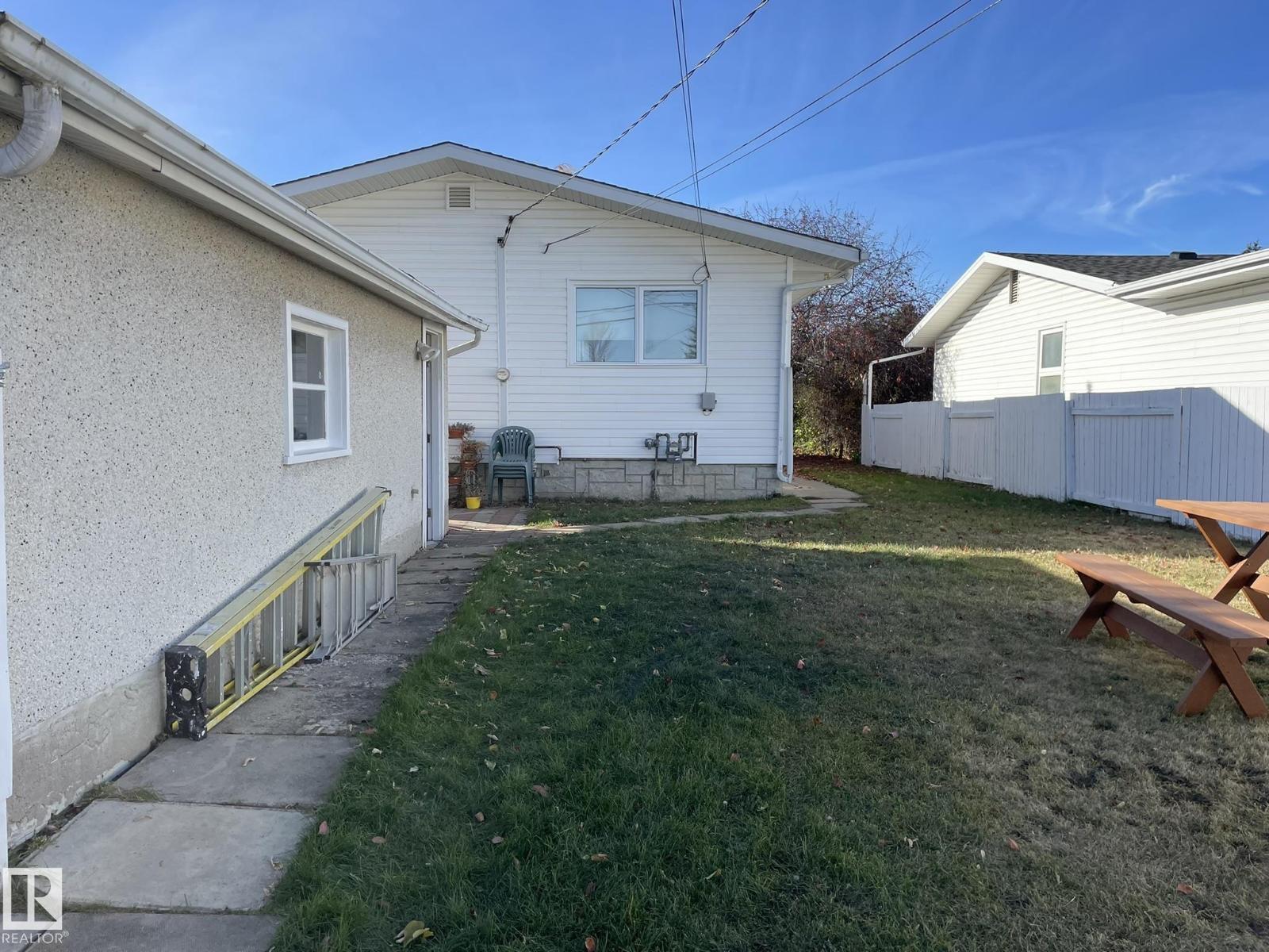 4327 114a St Nw, Edmonton, Alberta  T6J 1N6 - Photo 10 - E4464272