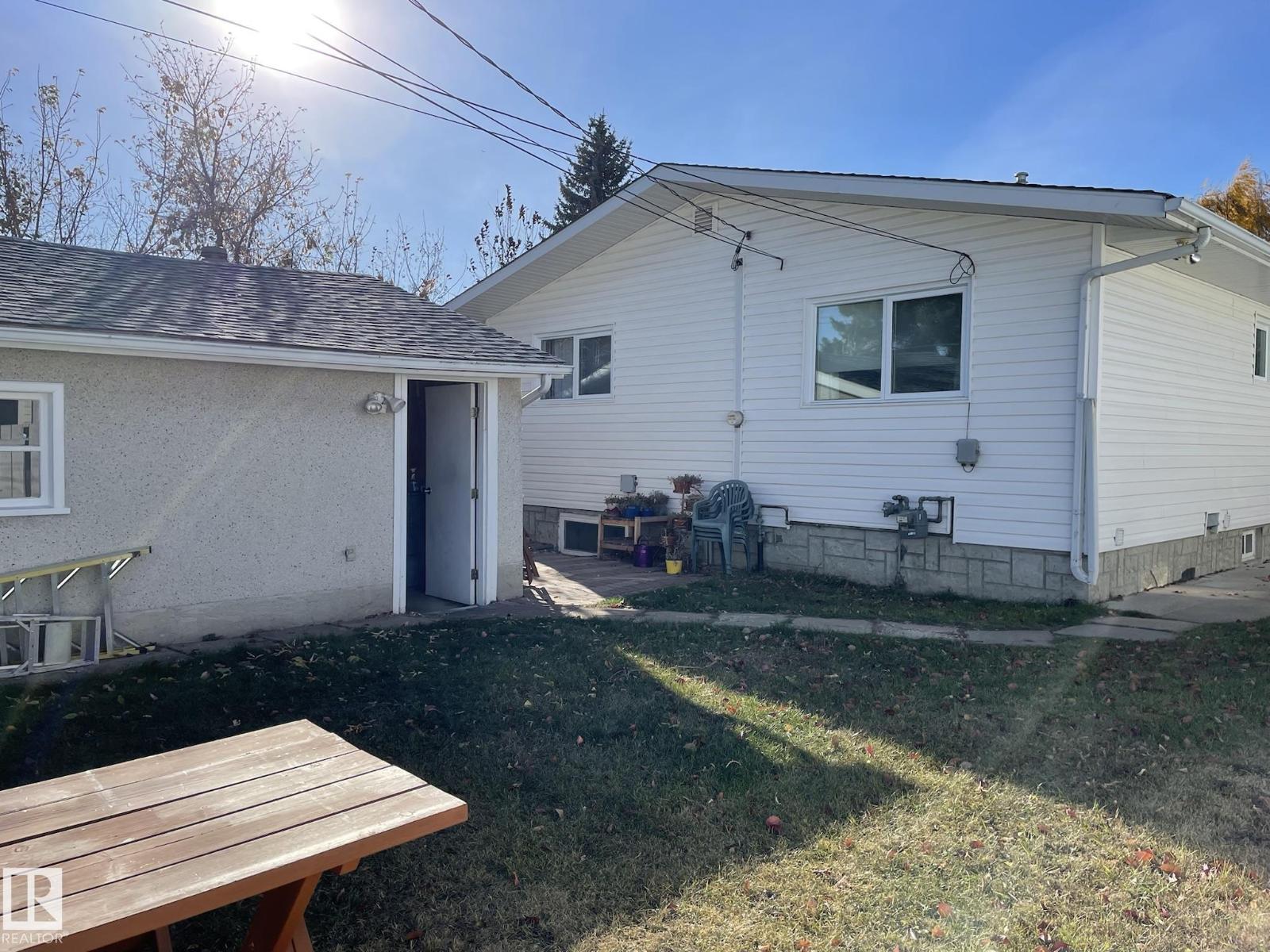 4327 114a St Nw, Edmonton, Alberta  T6J 1N6 - Photo 11 - E4464272