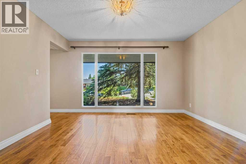 320 Parkridge Way Se, Calgary, Alberta  T2J 4Z6 - Photo 9 - A2256008