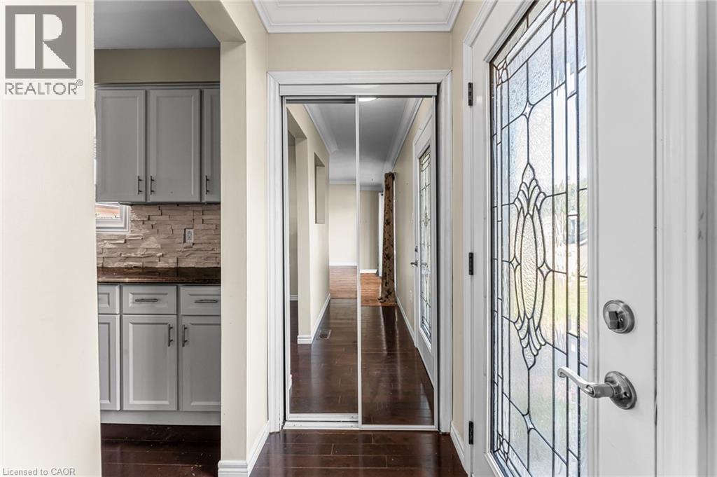 27 Locke Avenue, St. Thomas, Ontario  N5P 3X5 - Photo 4 - 40777749