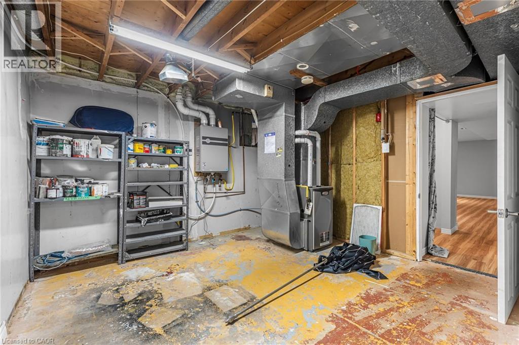 Photo 33 of 40 for 27 Locke Avenue