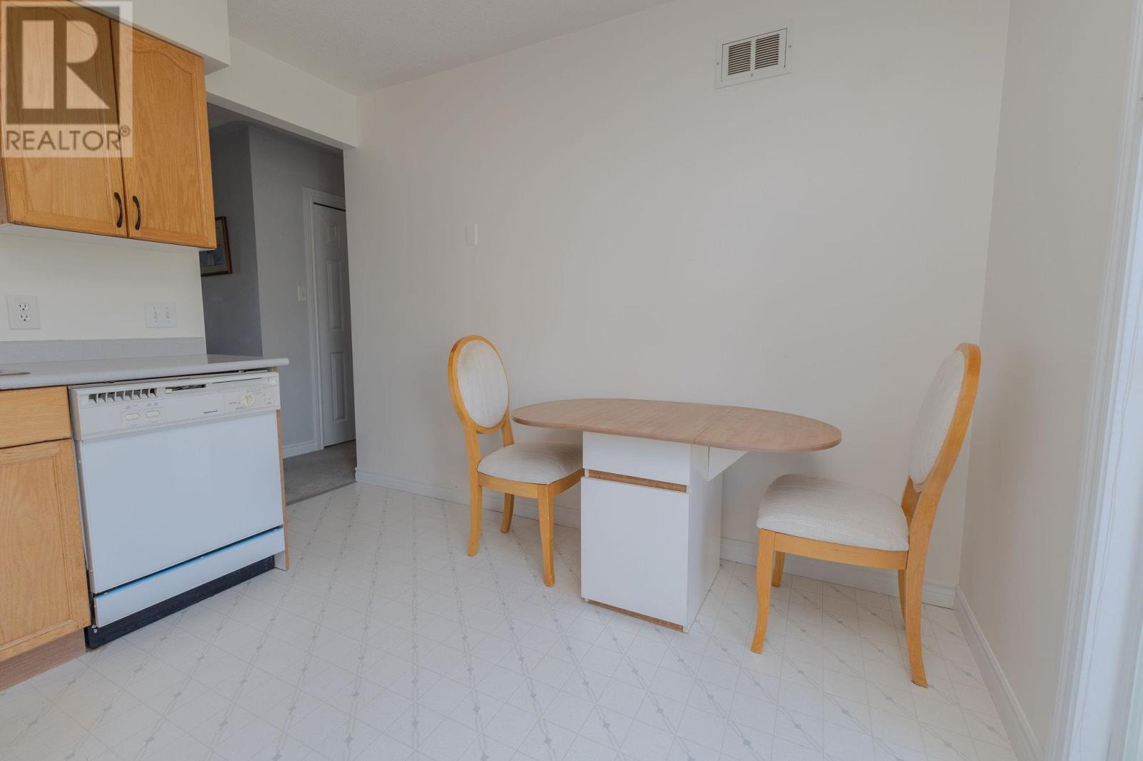 933 Lake St, Sault Ste. Marie, Ontario  P6B 6K4 - Photo 19 - SM253143