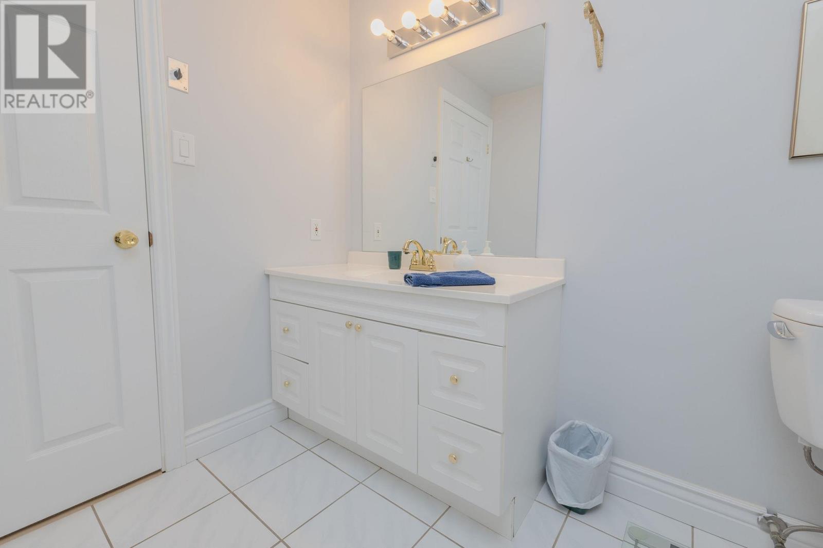 933 Lake St, Sault Ste. Marie, Ontario  P6B 6K4 - Photo 32 - SM253143