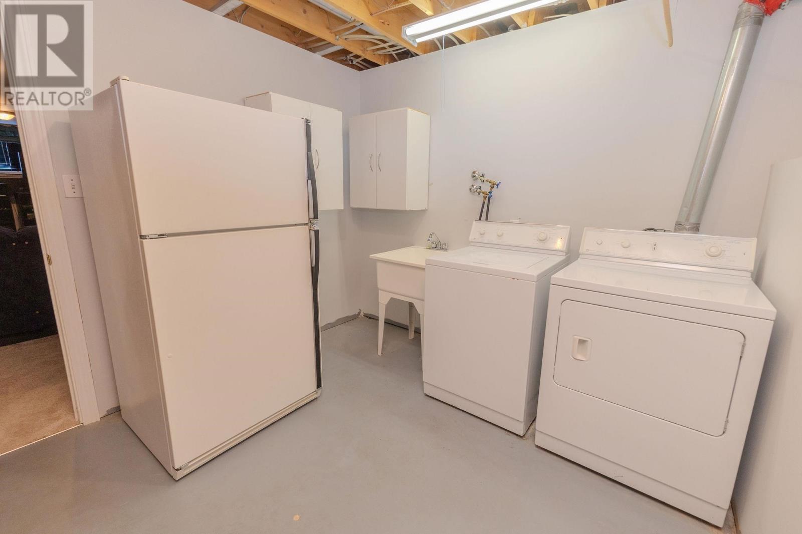 933 Lake St, Sault Ste. Marie, Ontario  P6B 6K4 - Photo 38 - SM253143