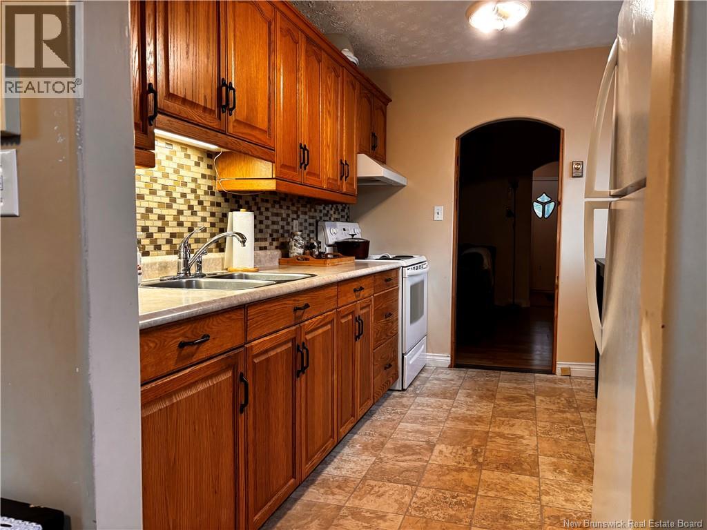 105 Beaverbrook Avenue, Saint John, New Brunswick  E2K 2W8 - Photo 2 - NB129367