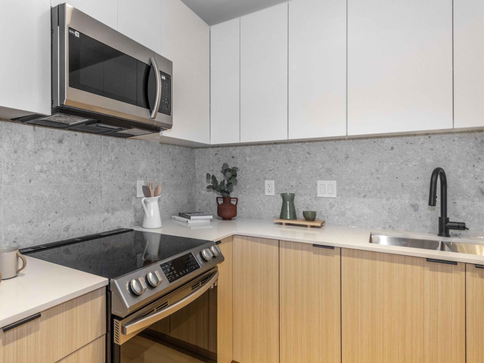 202 13455 94a Avenue, Surrey, British Columbia  V0V 0V0 - Photo 5 - R3063572