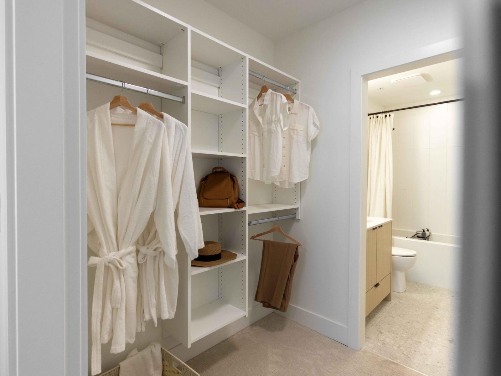 321 13455 94a Avenue, Surrey, British Columbia  V0V 0V0 - Photo 8 - R3063576