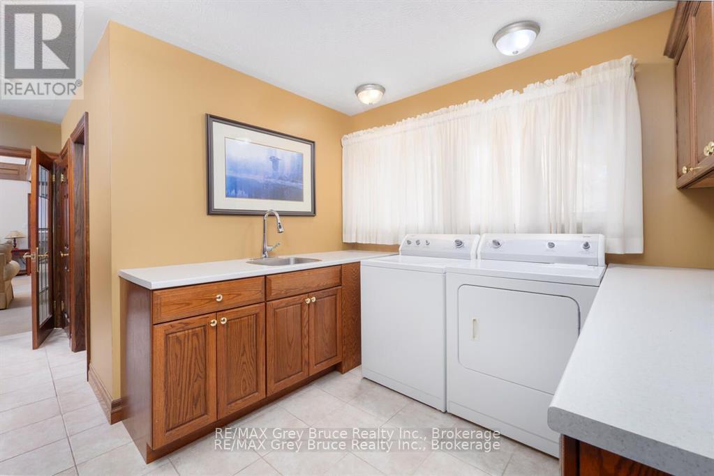 525 4th Avenue W, Owen Sound, Ontario  N4K 4V3 - Photo 27 - X12379156