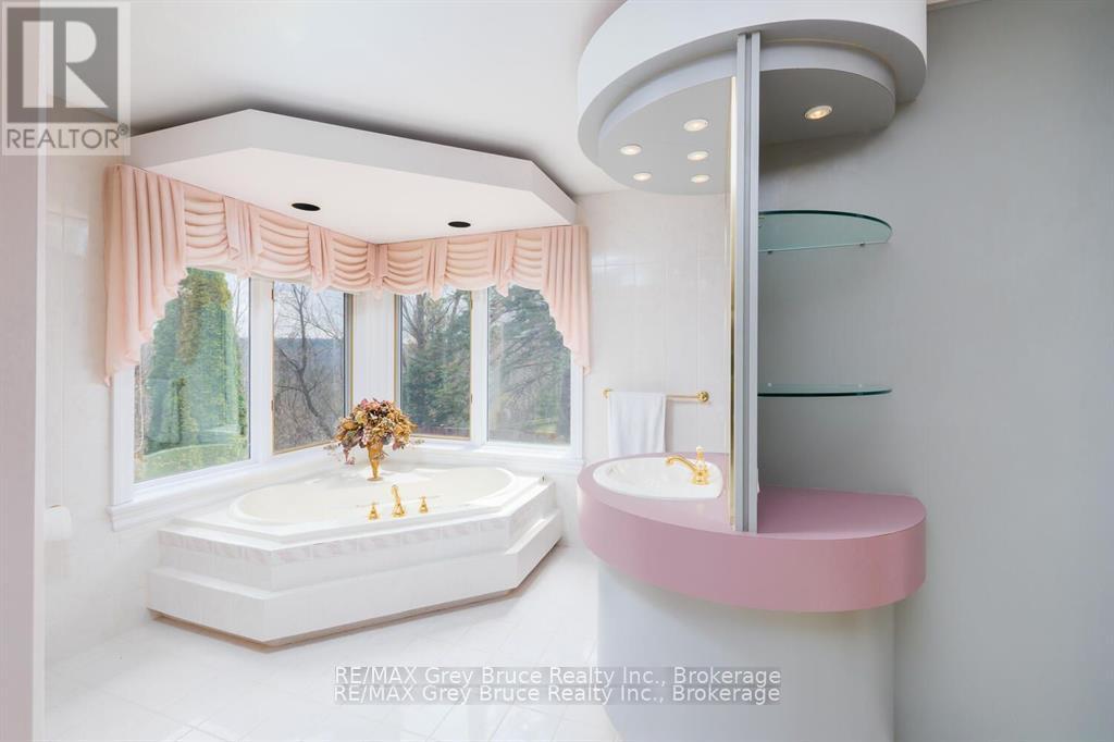 525 4th Avenue W, Owen Sound, Ontario  N4K 4V3 - Photo 32 - X12379156