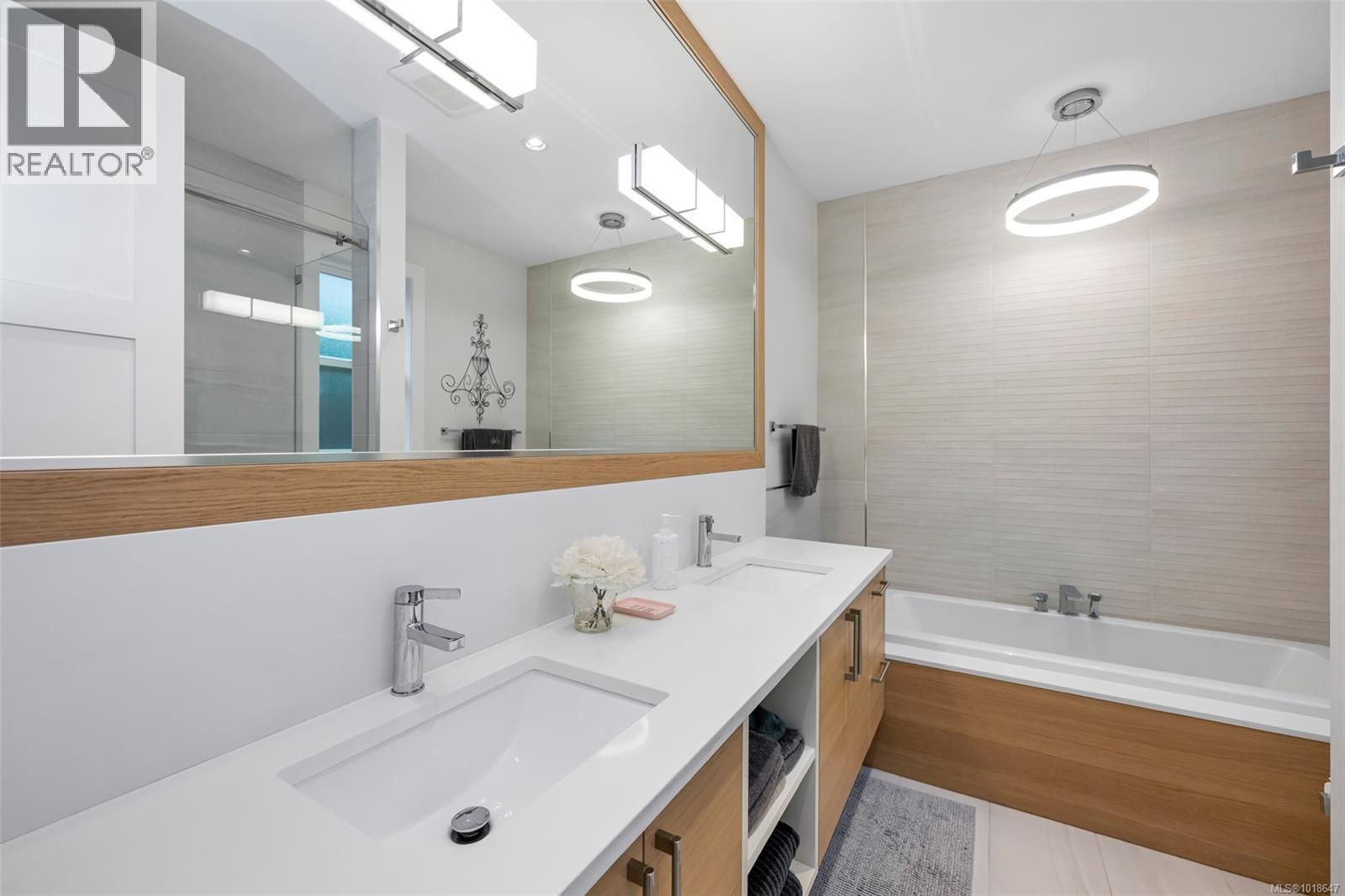 8043 Huckleberry Crt, Central Saanich, British Columbia  V8M 1K1 - Photo 16 - 1018647