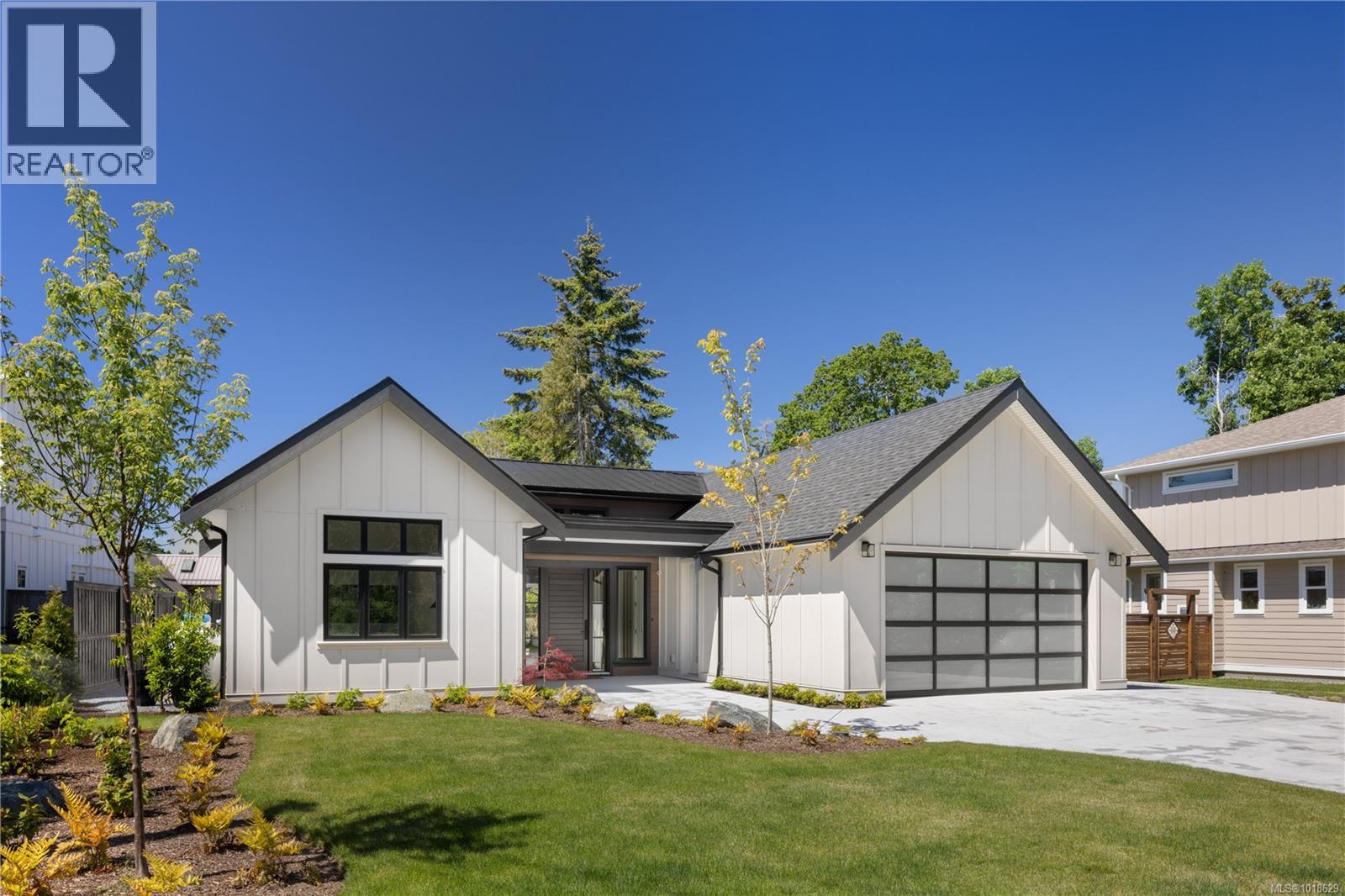 10210 Tsaykum Rd, North Saanich, British Columbia