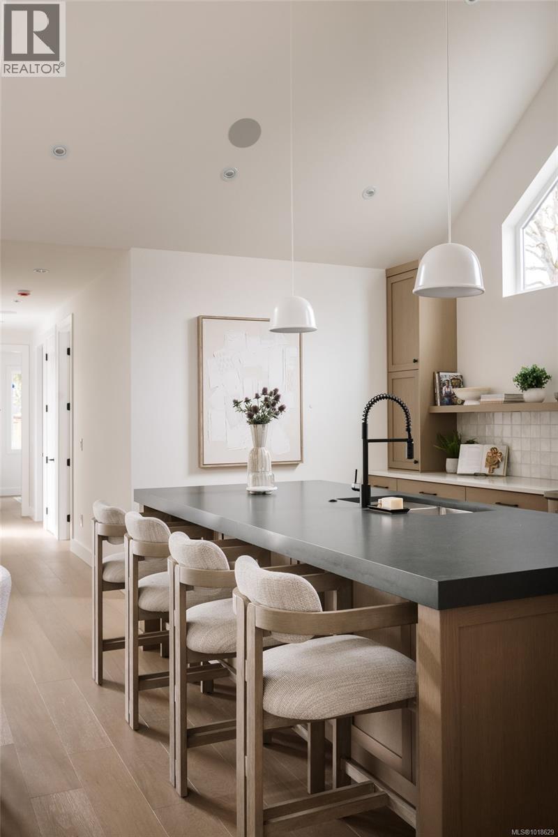 10210 Tsaykum Rd, North Saanich, British Columbia  V8L 5T6 - Photo 12 - 1018629