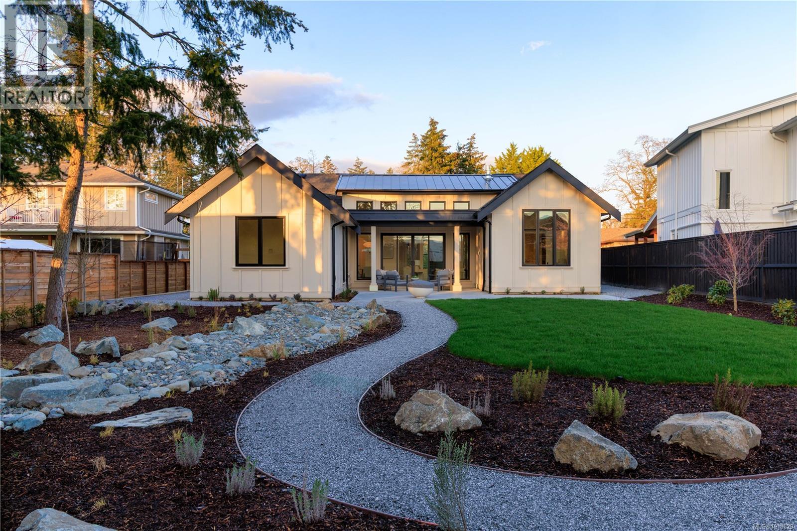 10210 Tsaykum Rd, North Saanich, British Columbia  V8L 5T6 - Photo 45 - 1018629