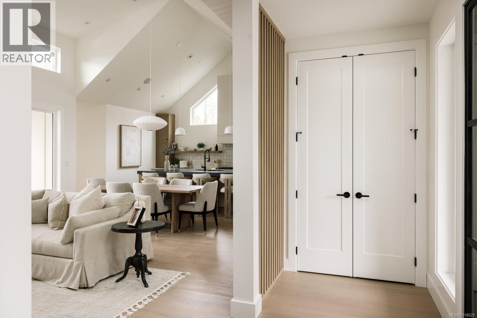 10210 Tsaykum Rd, North Saanich, British Columbia  V8L 5T6 - Photo 5 - 1018629