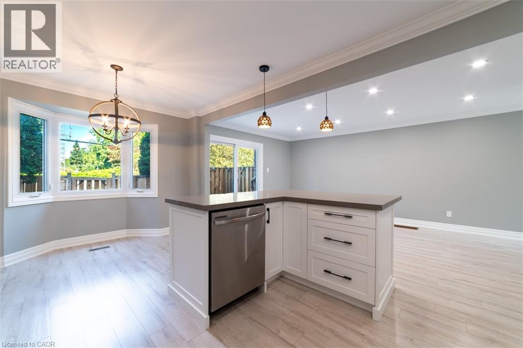 1011 White Oak Drive Unit# 2, Burlington, Ontario  L7T 2L3 - Photo 11 - 40784818